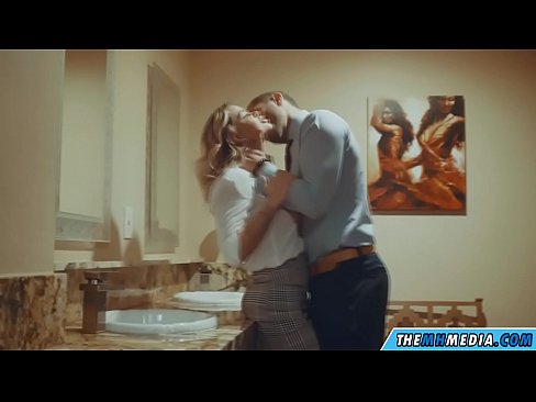 ❤️ Nalika pirang semok seduces sampeyan ing toilet umum ❌ Porno vk ing jv.villagesexvideos.ru ❌
